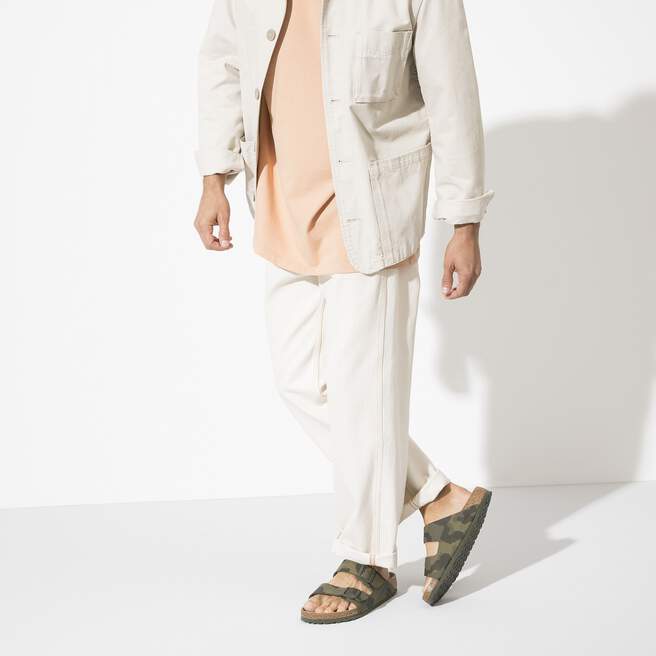 1019597_f_look_m.jpg