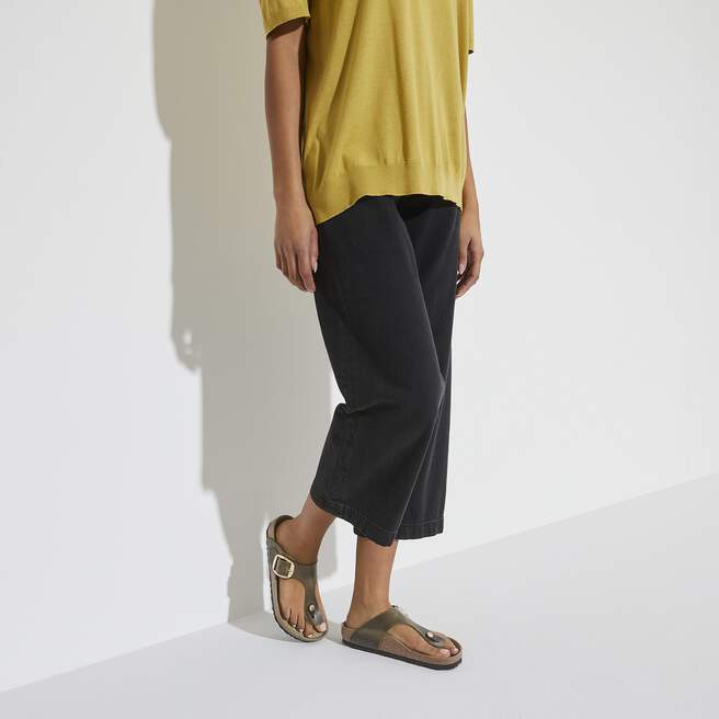 1023976_f_look_f-1.jpg