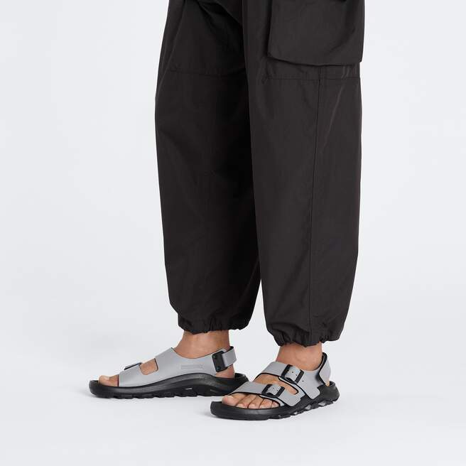 1027151_f_look_m.jpg