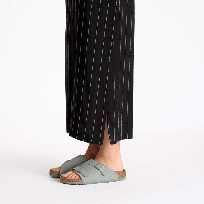 1029184_f_look_f-1.jpg
