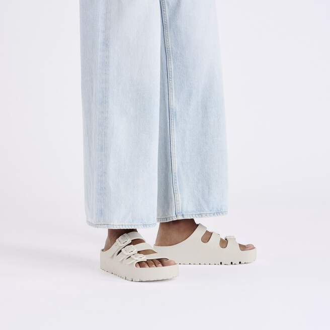 1029770_f_look_f.jpg